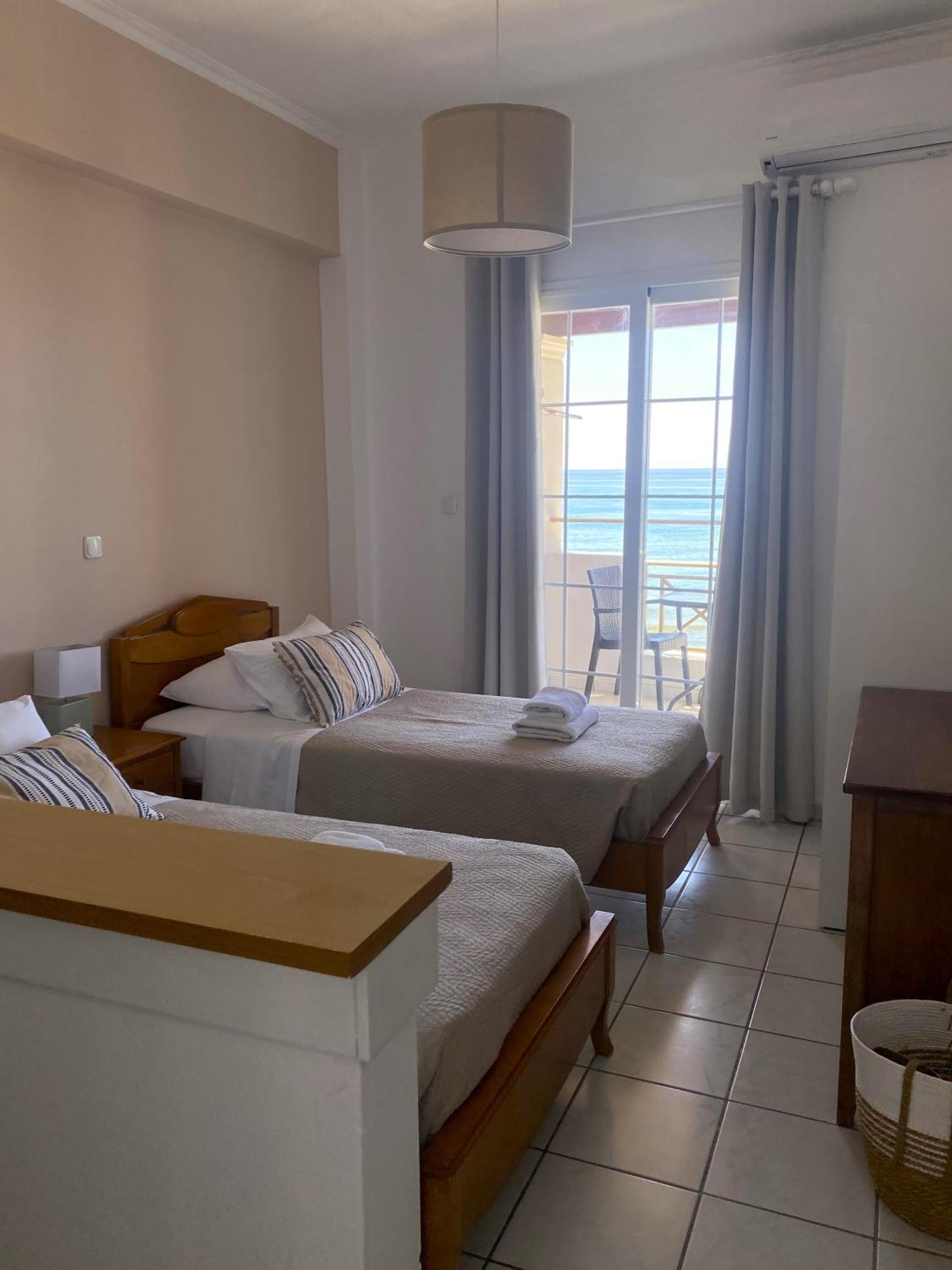 Nereides Apartments อากิออส กอร์ดิออส ภายนอก รูปภาพ